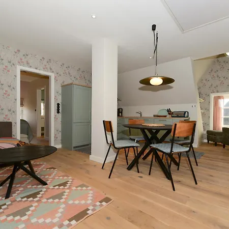 Kapteins Hueues Og * Nieblum